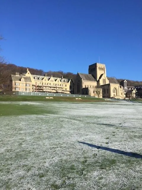 Bulldog Cottage Ampleforth 0*,
